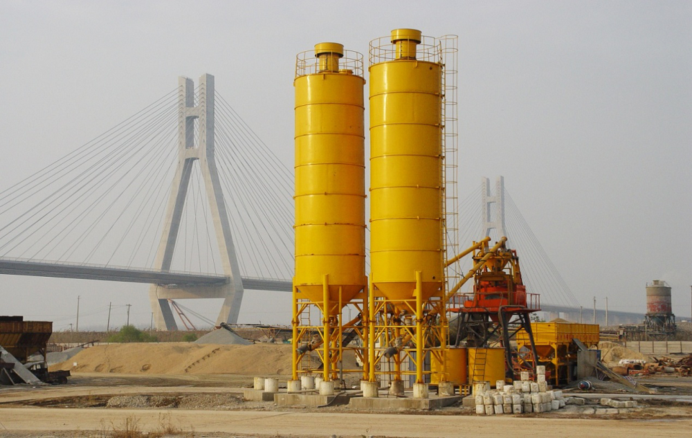 Zhongyi Construction Machinery concrete mixing plant, used for key project of the Runyang Bridge