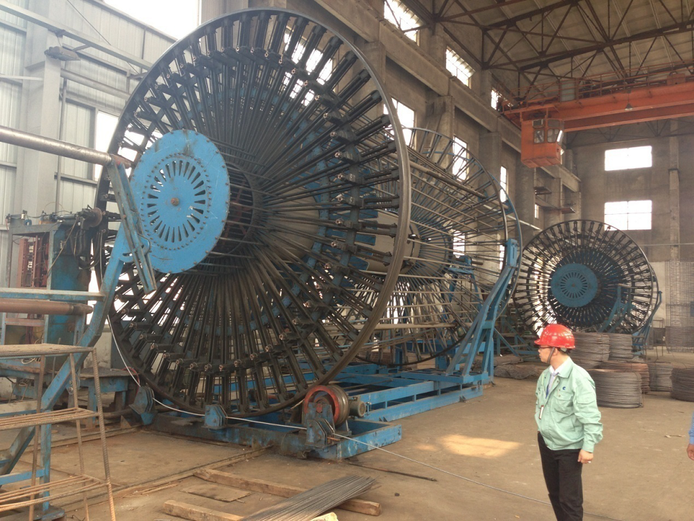 Shanghai steel pipe factory double 4 meters welding production field